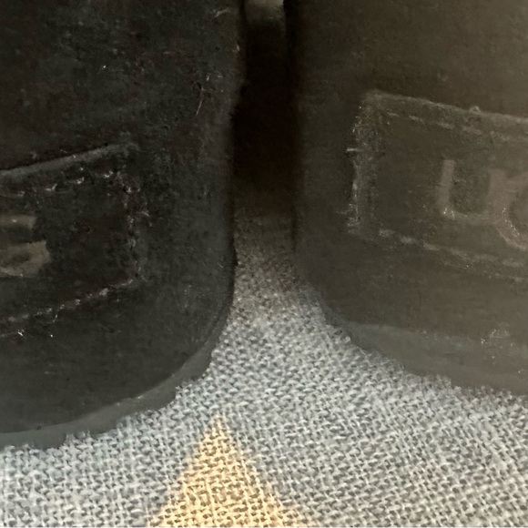 UGG Women's Cottage Clog Black LIKE NEW size 10 (1143834) Box kept - Picture 5 of 7